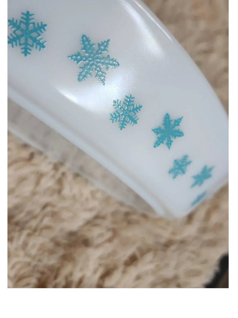Pyrex divided dish White and turquoise snowflake